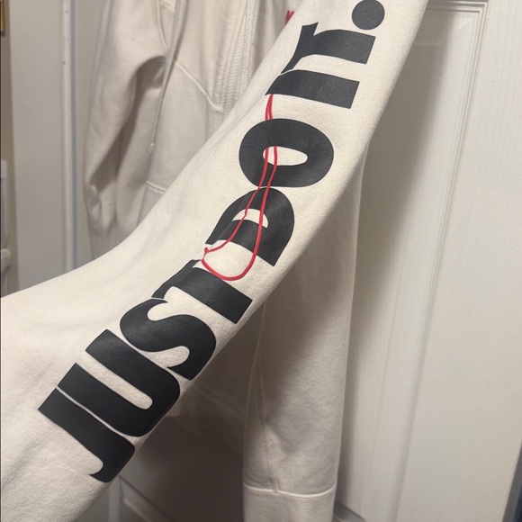 Nike Cream Hoodie with USA Graphic - Picture 3 of 8